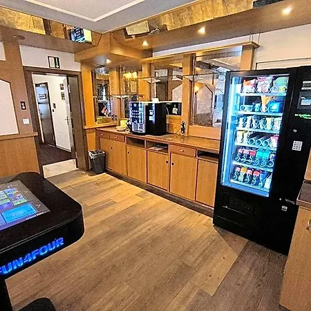 Отель Smart 1 Bb1 202