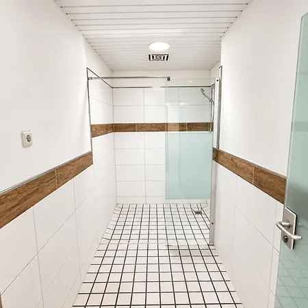 Smart 1 Bb1 202 Hotel